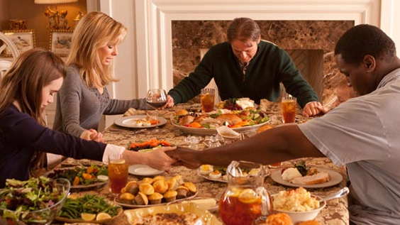 You're INSANE if you think Sandra Bullock ate even a fraction of a Thanksgiving meal that day.