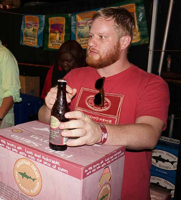 Dogfish Head rep talks beer with Porch Drinking staffer
