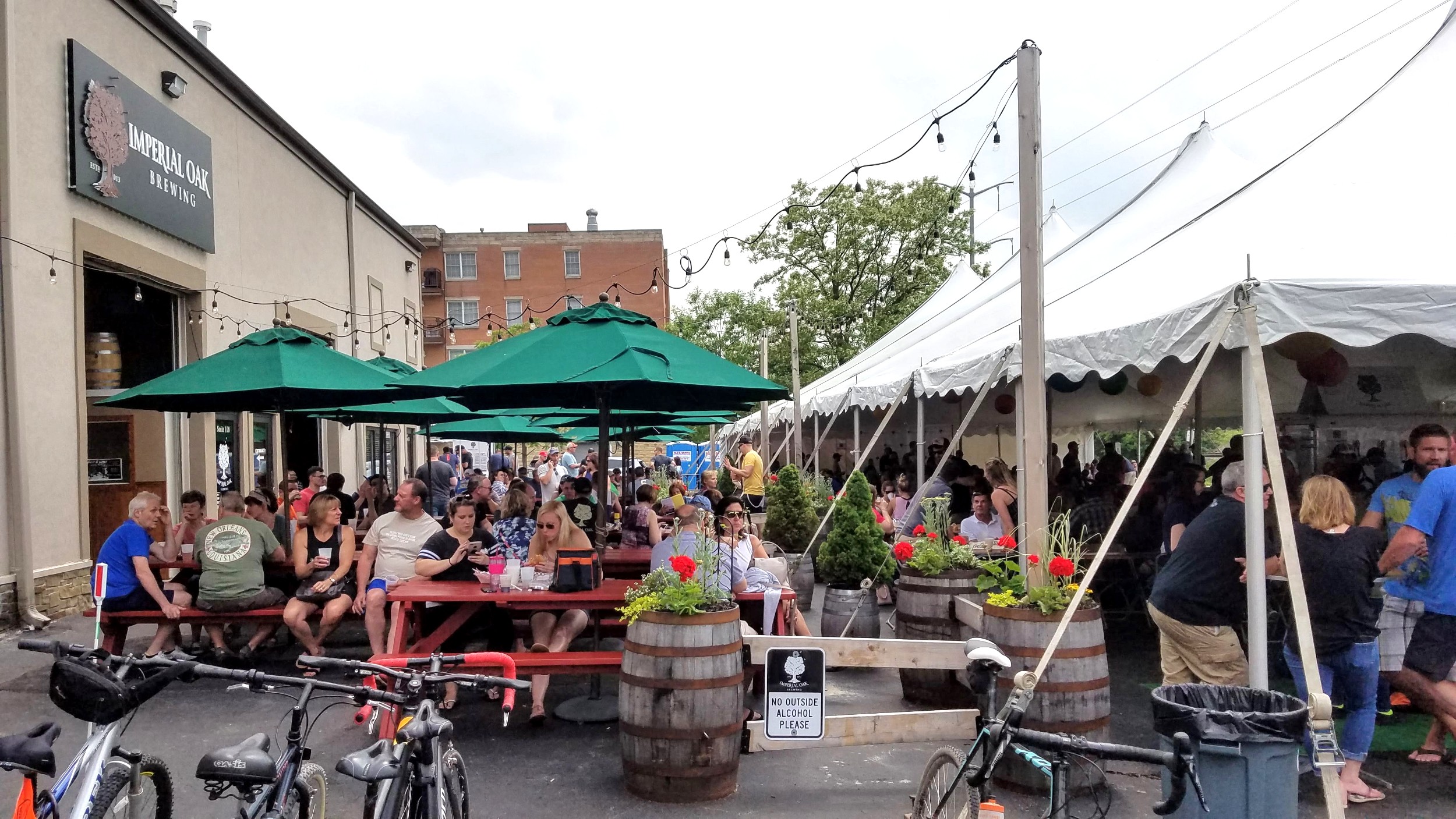 Imperial Oak Brewing Patio