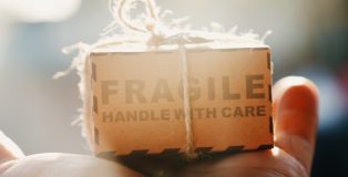 Ultimate 6er | Creative Beer Packaging | Fragile